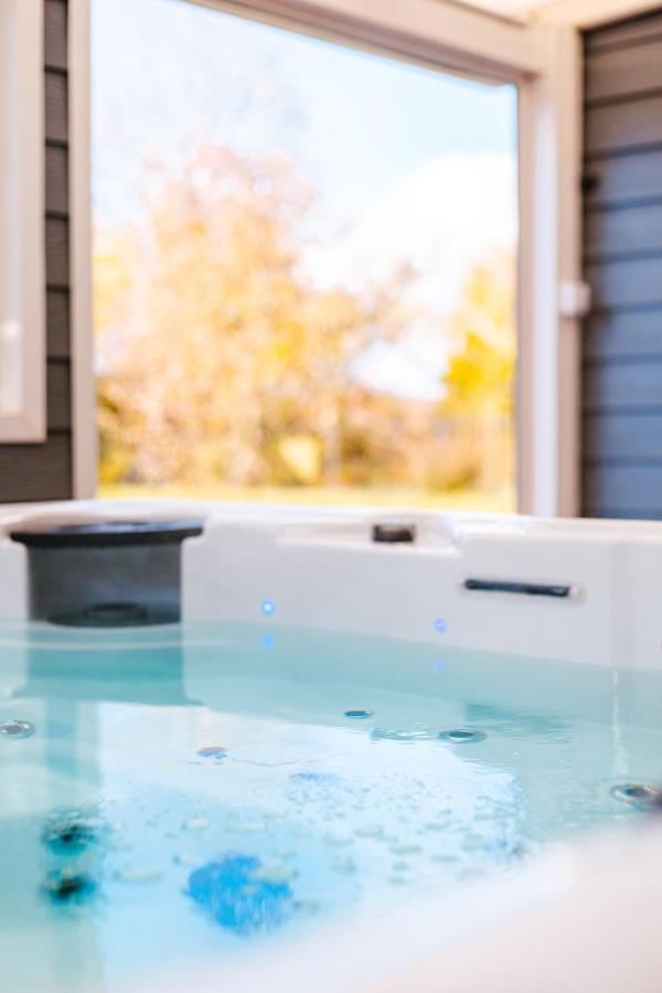 Grande Maison Avec Piscine Et Jacuzzi A La Campagne Desvres Exterior photo